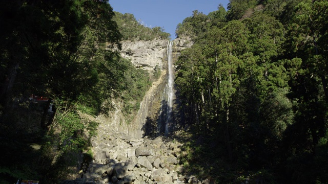 低角度，日本Nachi瀑布视频素材