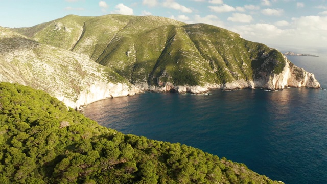 Navagio(沉船)海滩鸟瞰图Zakynthos岛，希腊。视频素材