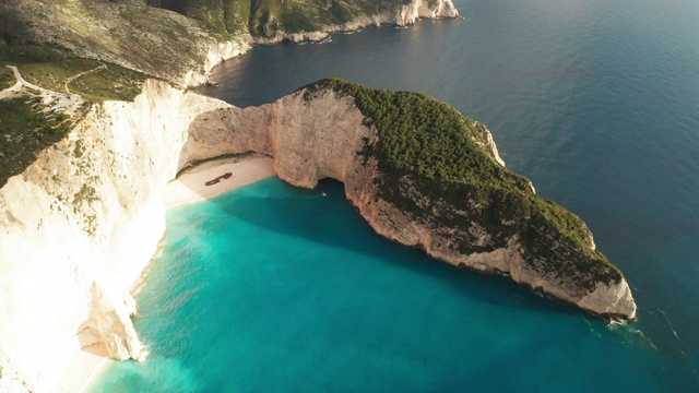 Navagio(沉船)海滩鸟瞰图Zakynthos岛，希腊。视频素材