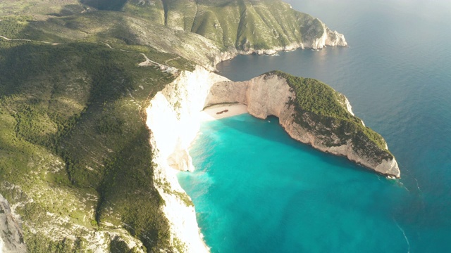 Navagio(沉船)海滩鸟瞰图Zakynthos岛，希腊。视频素材