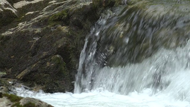 急流山区河流的急流视频素材