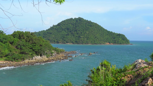 泰国东部的昌他武里省的海景和山景。视频下载