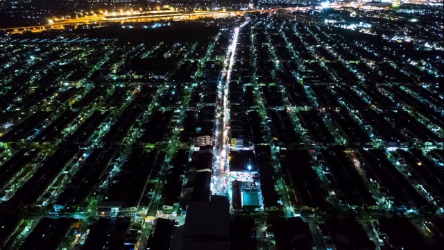 住宅小区或村庄在夜间向上倾斜的超影像视频素材