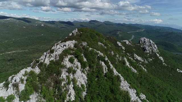 飞越青山视频素材