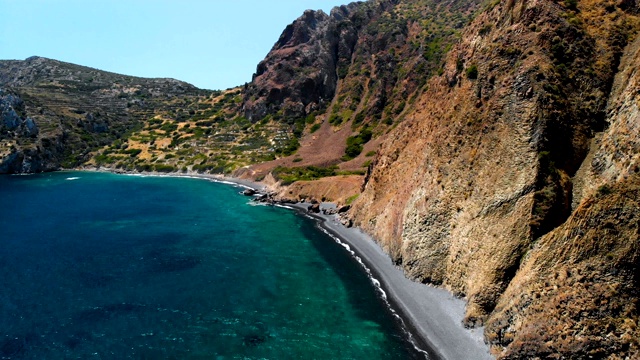 马夫拉沃利亚火山海滩空中Chios /希腊视频下载