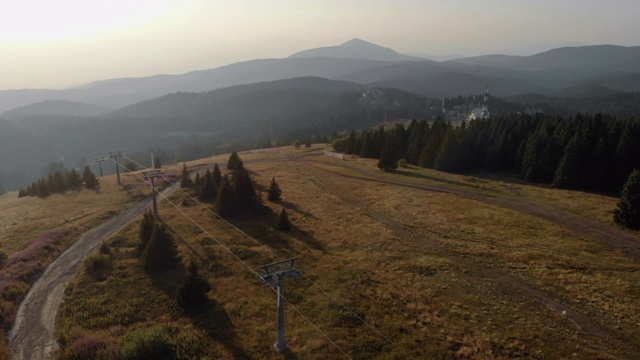 山上架空缆车视频素材