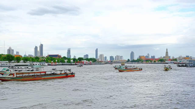 4K时间流逝，湄南河在曼谷市中心，湄南河是泰国的主要河流。视频素材