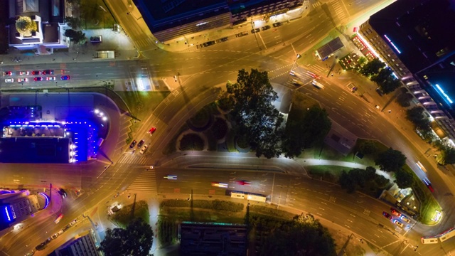 维也纳市中心夜间照明交通街道广场空中全景4k时间间隔奥地利视频素材