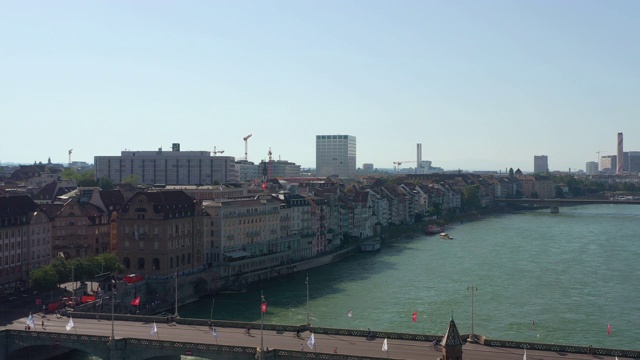 夏季白天飞行在巴塞尔市河交通大桥空中全景4k瑞士视频素材