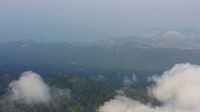 晴朗的一天，乌云密布，苏梅岛风景航空全景4k泰国视频素材