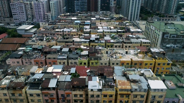 以香港的高楼大厦和现代摩天大楼为背景。城市城市视频素材