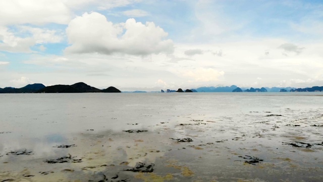 热带岛屿海滩海浪，无人机射击视频素材