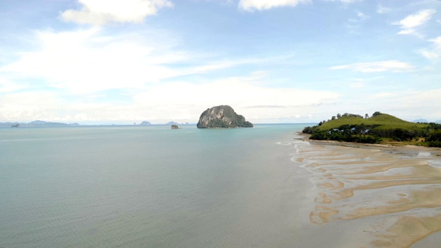 热带岛屿海滩海浪，无人机射击视频素材