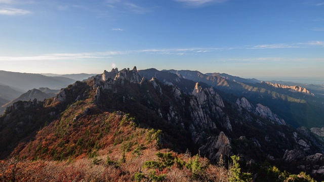 锡拉山1275米高的公尼奥城山脊视频素材