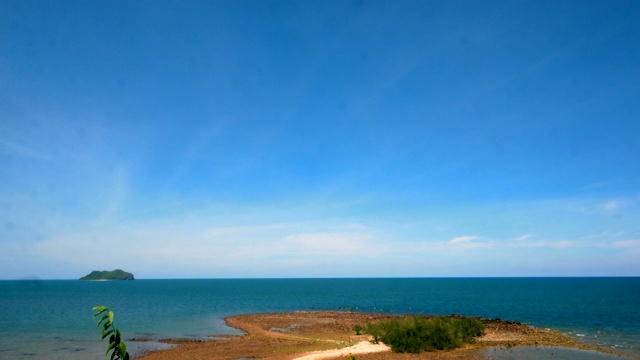 广阔的大海和天空视频素材