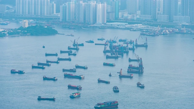 时间流逝港口航运配送仓库工业，拾起卡车运输集装箱堆场装载货物视频素材