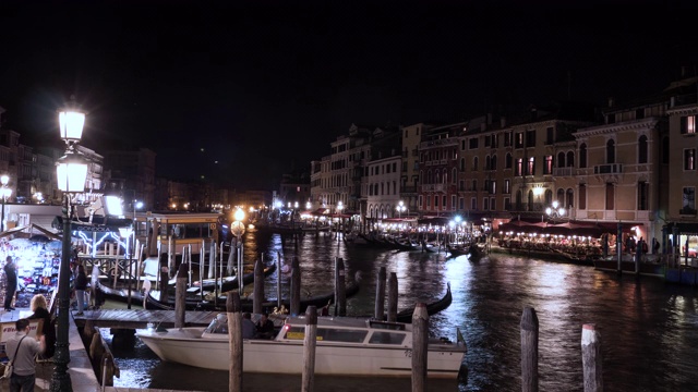 威尼斯和大运河的夜景视频素材