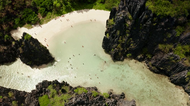 热带海水泻湖和海滩，菲律宾，厄尔尼诺视频素材