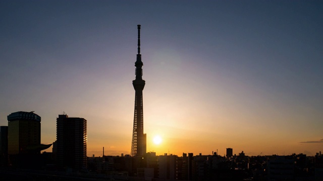 东京天空树标志日本东京日出，时间流逝运动视频素材