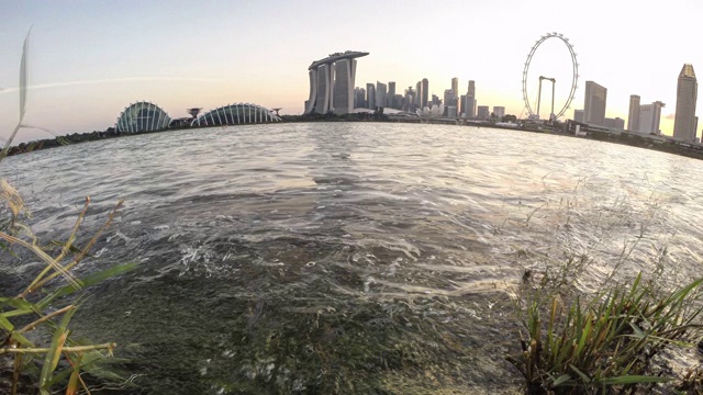 新加坡，滨海湾金沙酒店和新加坡摩天观景楼视频素材