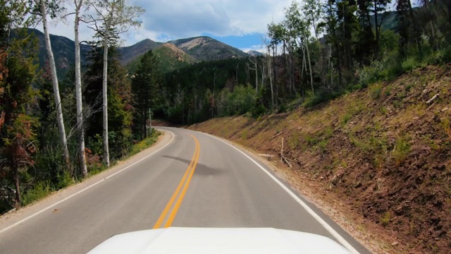 在摩押拉萨尔山行驶的POV汽车道路视频素材