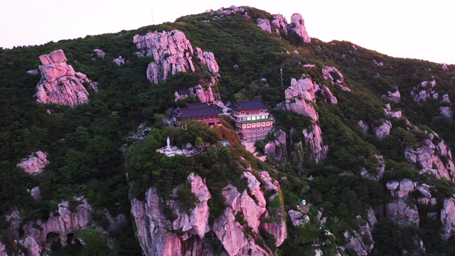 Geumsan Boriam Hermitage(佛教寺庙建立于683年)在南海郡，庆尚南道省视频素材