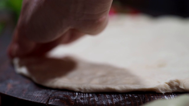 准备自制素食披萨视频素材