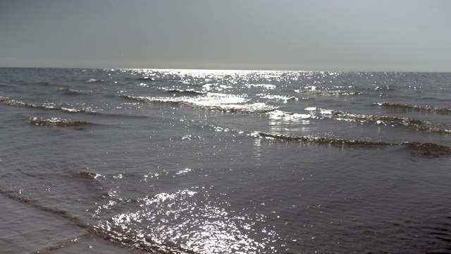 沙滩上的海浪视频素材