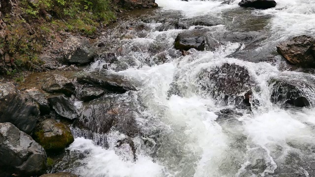 山区河流视频下载