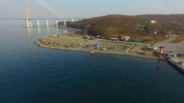 背光下东博斯普鲁斯海峡的海景。视频素材