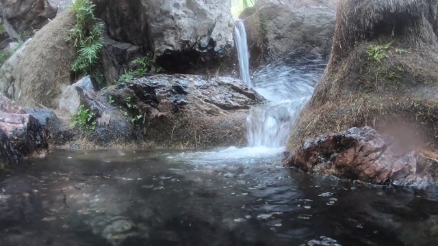 澳大利亚西部金伯利地区的温泉视频素材