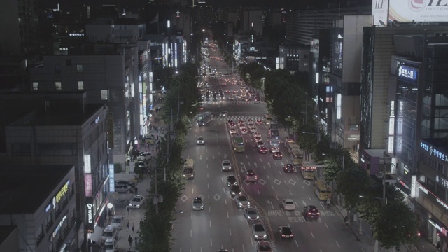 韩国首尔江南区大池东街的夜景视频素材