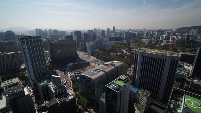 韩国首尔市政厅周围的城市景观视频素材