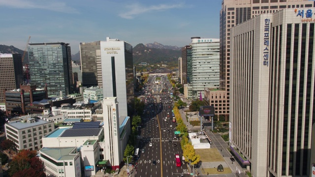 首尔中no-gu区光华门广场周围的城市景观视频素材