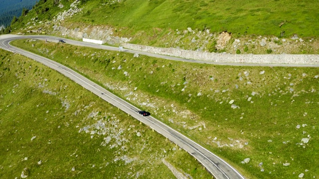 罗马尼亚著名的transagaras山路的曲线视频素材