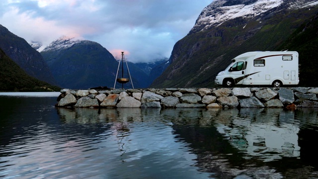 家庭度假旅行房车，假期旅行房车视频素材