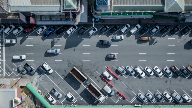 泰国曼谷-芭堤雅高速公路停车休息区鸟瞰图。视频素材