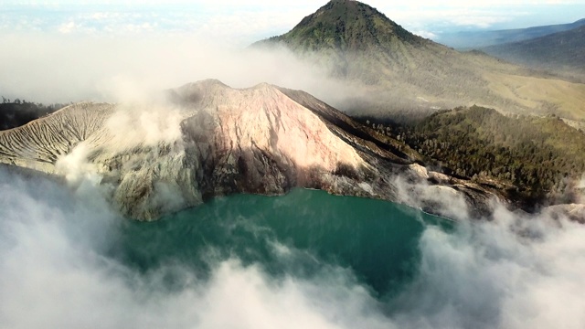 印度尼西亚东爪哇卡瓦伊真火山视频素材