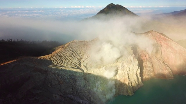 印度尼西亚东爪哇卡瓦伊真火山视频素材