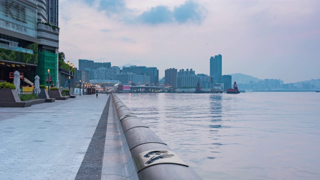 时光流逝的香港城市在上午与建筑现代城市商务区视频素材