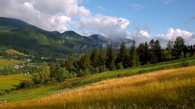 喀尔巴阡山村的景观视频素材