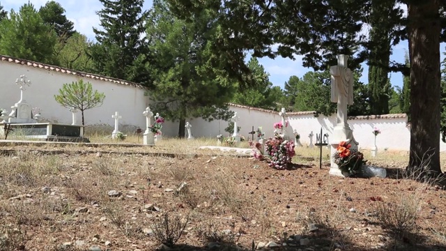 西班牙的乡村墓地视频素材
