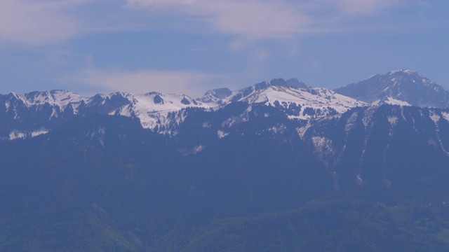 瑞士阿尔卑斯山脉雪峰的美丽风景视频素材