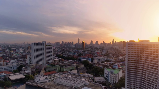 4k空中曼谷市中心城市视图，飞越曼谷，泰国。视频素材