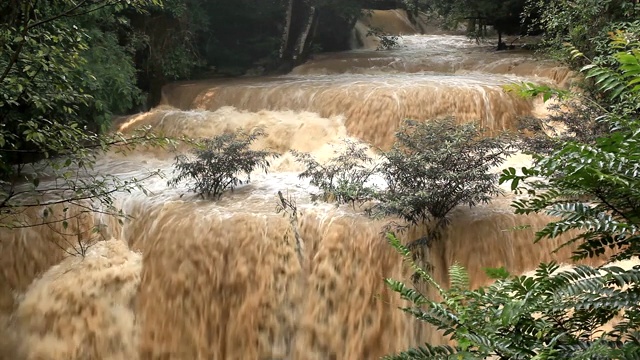 雨季瀑布视频素材