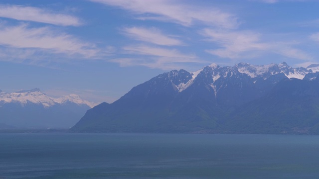 瑞士阿尔卑斯山脉雪峰的美丽风景视频素材