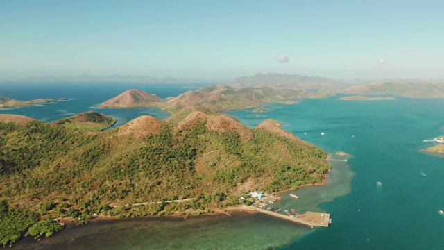 热带岛屿和泻湖海景。、菲律宾巴拉望视频素材