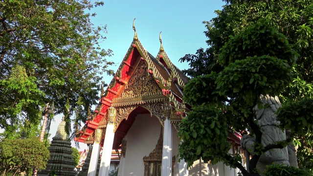 4K卧佛寺的Phra Chedi Rai。在普拉拉比昂修道院外有许多切迪斯视频素材