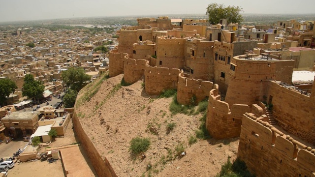 从Jaisalmer堡，Jaisalmer，拉贾斯坦邦，印度的Jaisalmer城的观点。视频素材