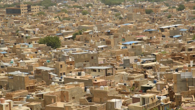 从Jaisalmer堡，Jaisalmer，拉贾斯坦邦，印度的Jaisalmer城的观点。视频素材